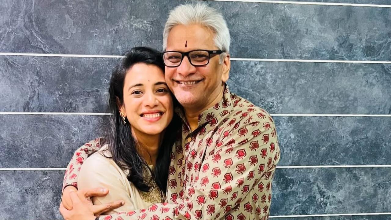 Smriti Mandhana father