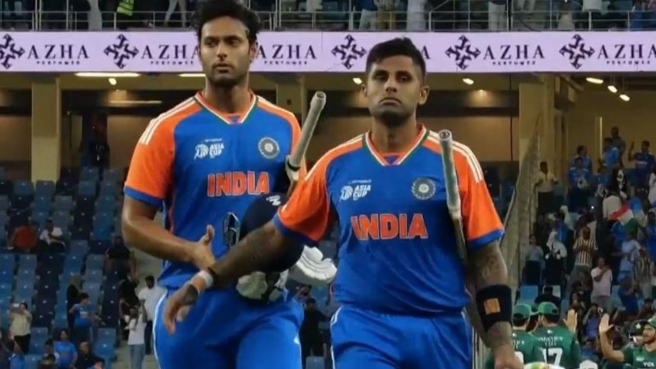 IND vs PAK Handshake