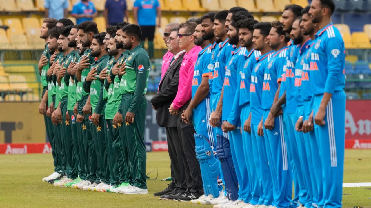 Asia Cup 2025 IND vs PAK match Sunil Gavaskar clarified to the fans who got angry