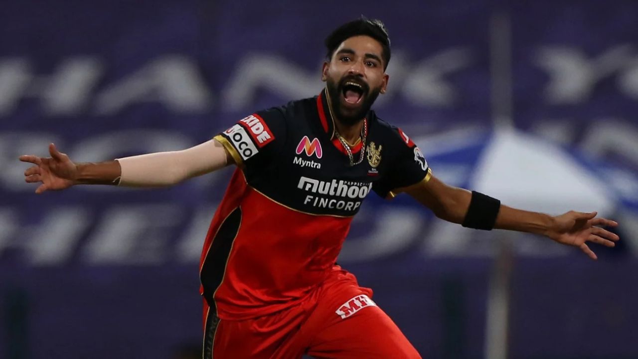 Mohammed Siraj Recall MS Dhoni Advice when fans trolls says Jaa ke apne baap ke saath auto chala