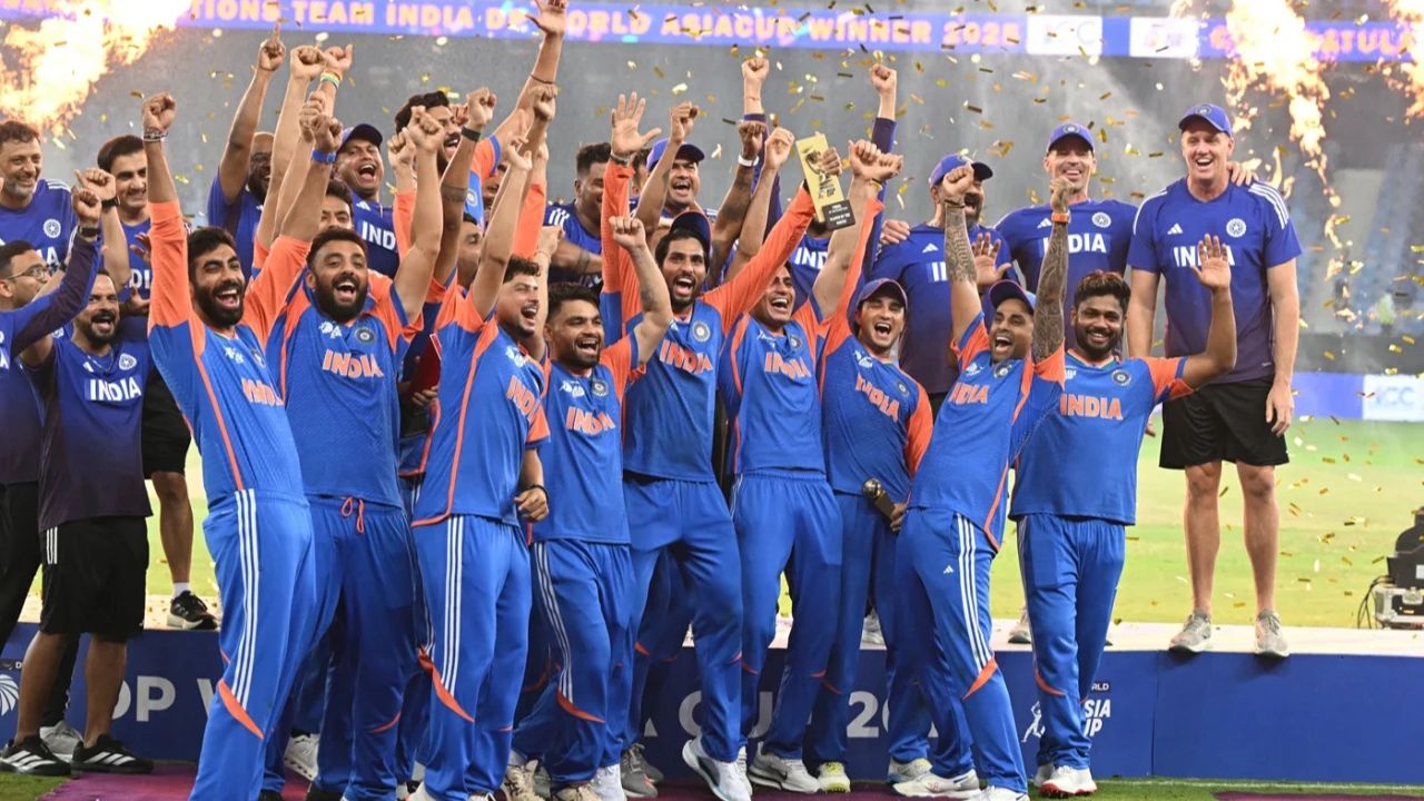 Varun Chakaravarthy Reveal Asia Cup Celebration Whose idea was it to celebrate without a trophy