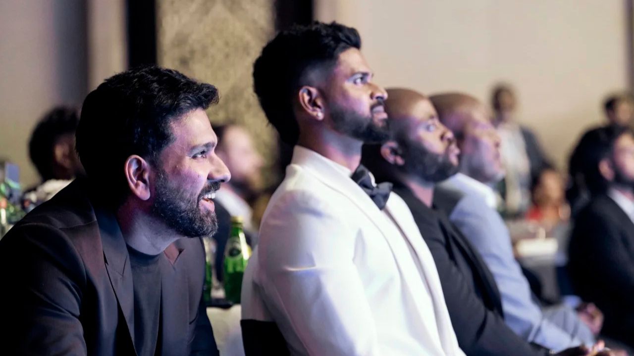 Rohit Sharma Picks up Shreyas Iyer Award from floor during 2025 CEAT Cricket Awards