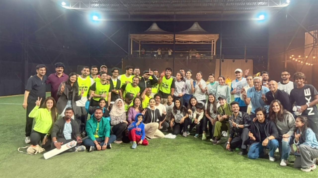 ahead Wedding Smriti Mandhana and Palash Muchhal squad play cricket, Jemimah Rodrigues runout