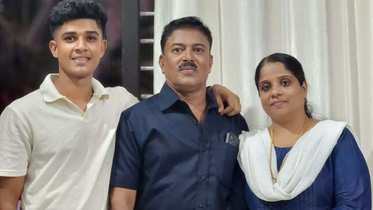 Who Is Vignesh Puthur, father drove a rickshaw and MS Dhoni has also praised this bowler