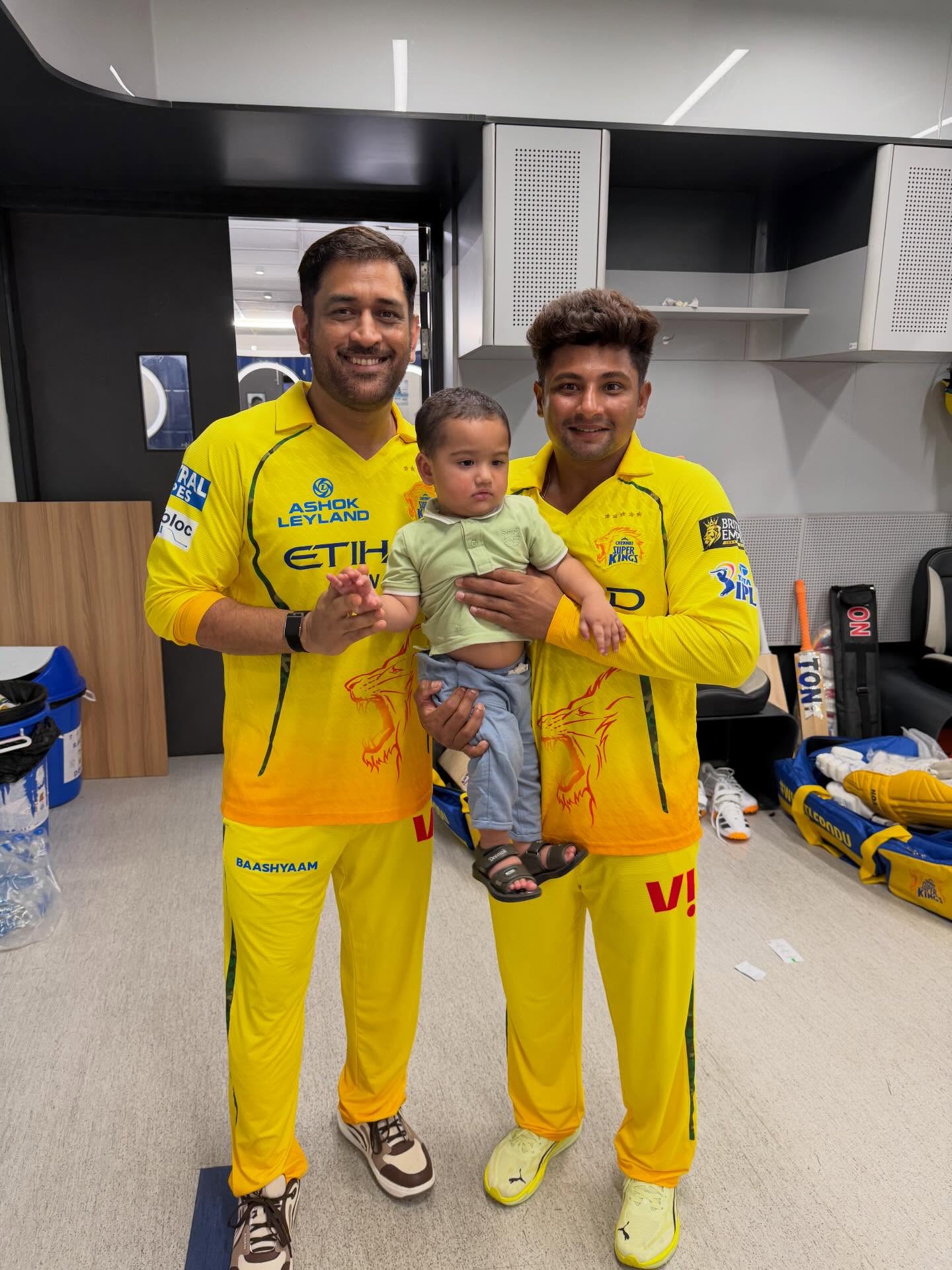 MS Dhoni With Sarfaraz khan and his son MS Dhoni With Sarfaraz khan and his son