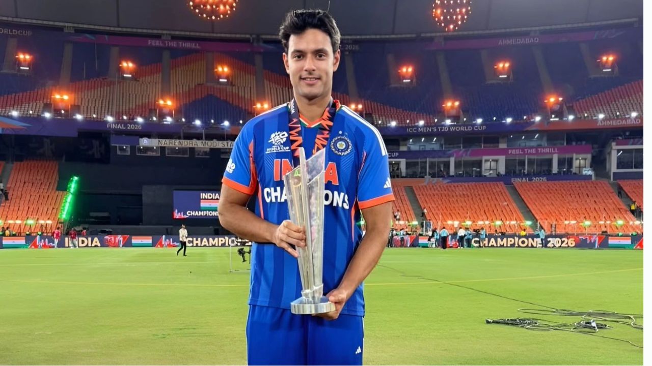 Shivam Dube On Train