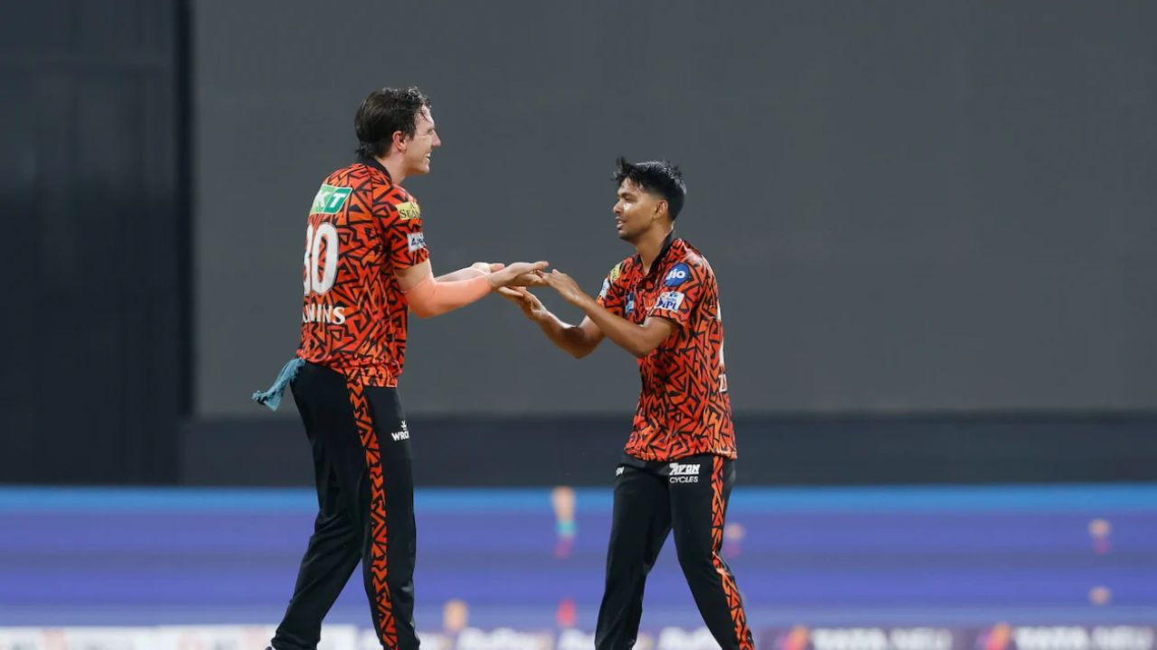 Zeeshan Ansari And Pat Cummins