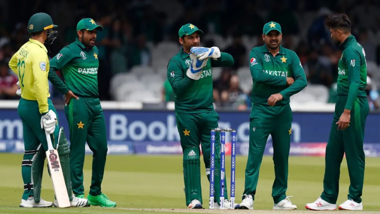 Sarfaraz Ahmed announces Retirement