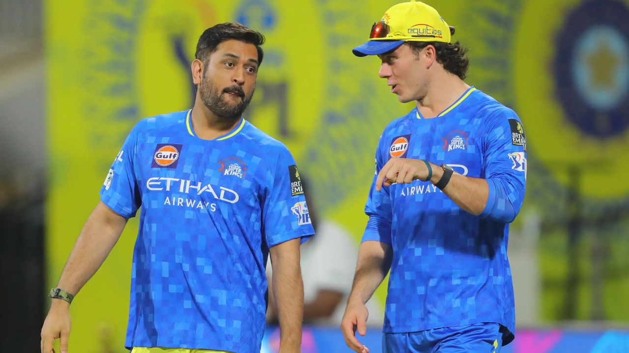 MS Dhoni and Dewald Brevis