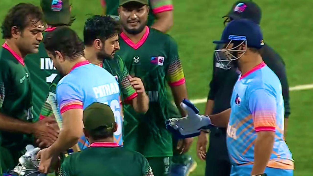 Irfan Pathan hugs Pakistan Player Shoaib Malik video viral fans get angry