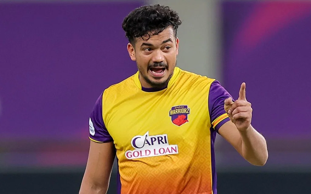 1767070847643 Taskin Ahmed In SharjahWarriorz Jersey