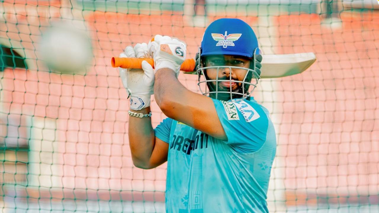 Rishabh Pant knee injury
