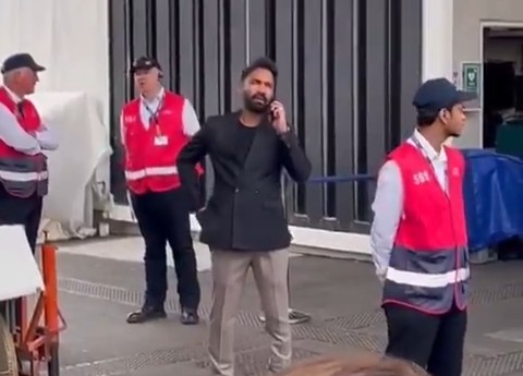 Dinesh Karthik 1 Dinesh Karthik 1