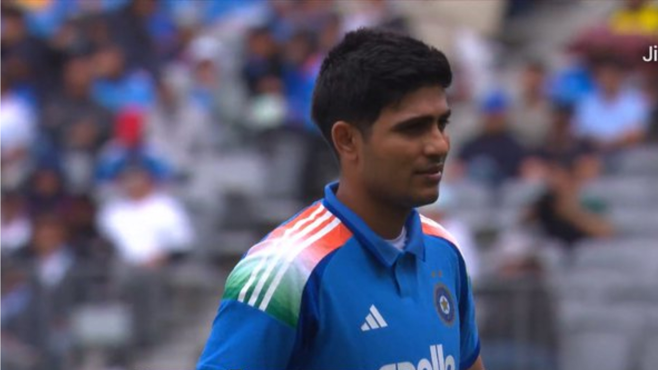 Gill Follows Virat Kohli Rohit Sharma Back To The Pavillion