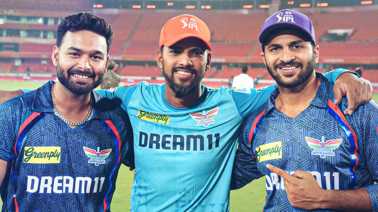 IPL 2025 Orange Cap And Purple Cap Holder