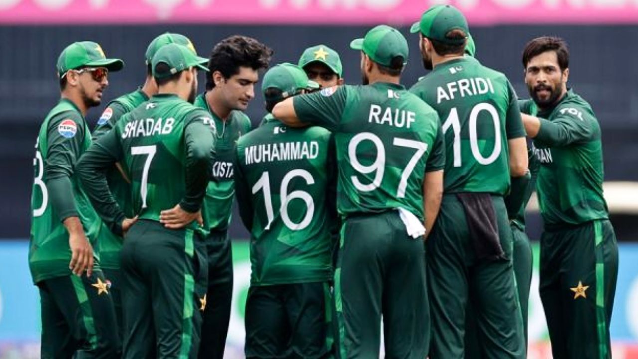 PCB Bankrupt News No Salary For Pakistan Cricketers From Last 4 Months