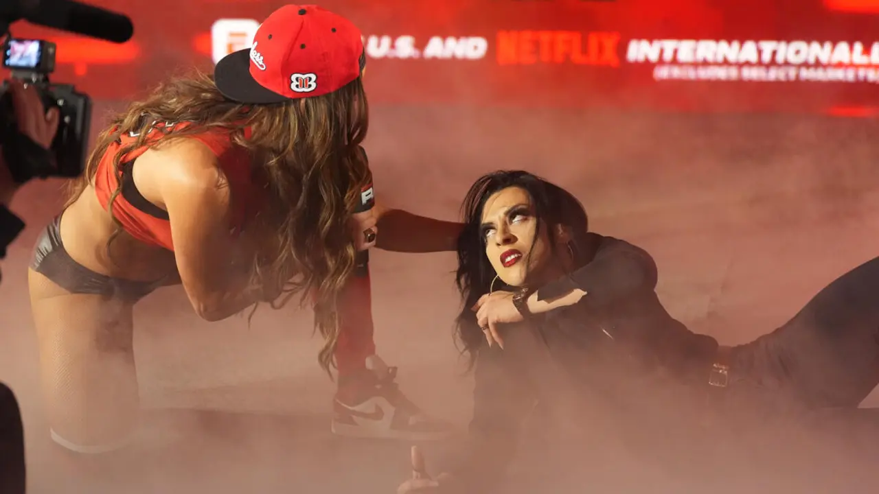 Nikki Bella Stephanie Vaquer RAW