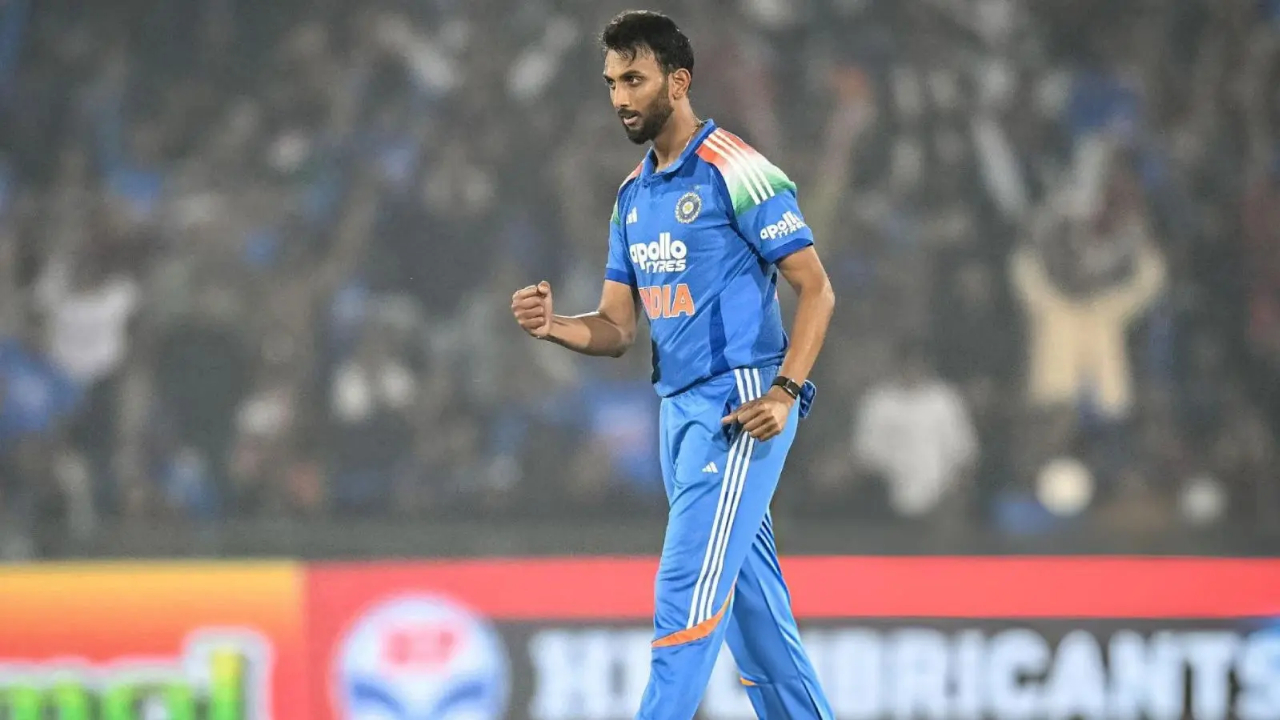 Prasidh Krishna Gets Trolled For Poor First Spell