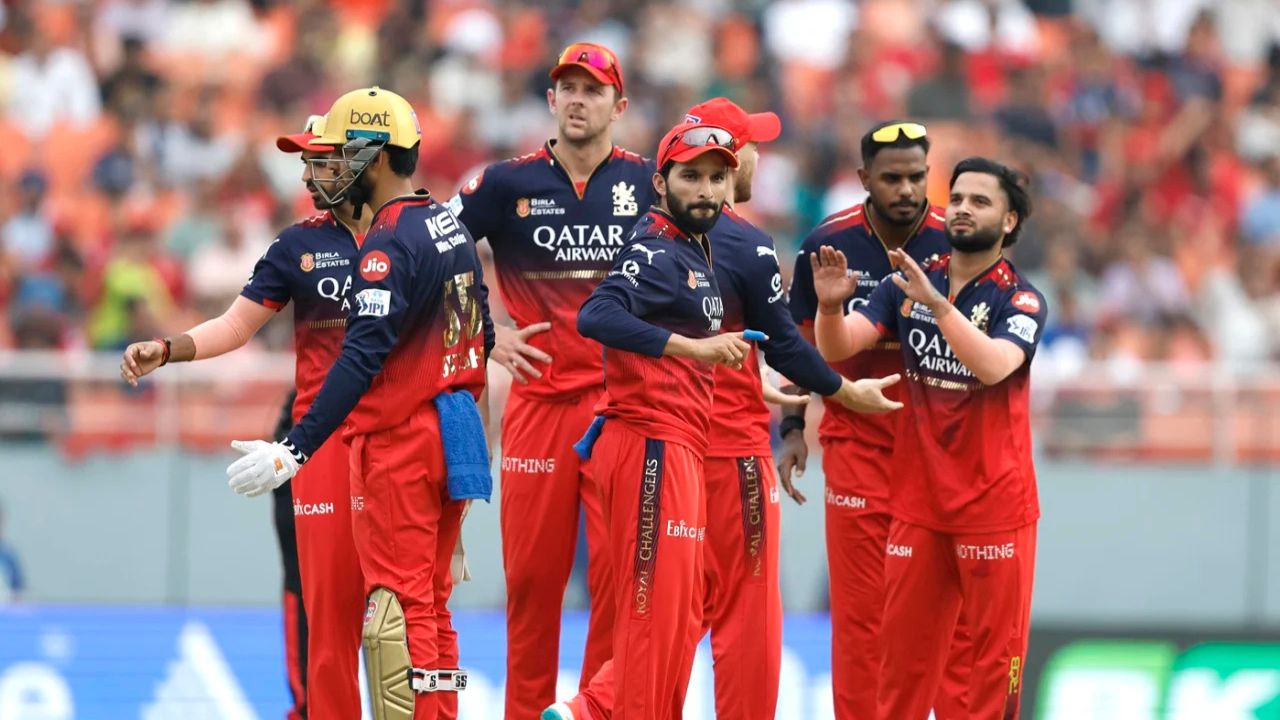 Not Virat Kohli and Phil Salt These 2 Trump Card Players for RCB IPL 2025 Playoff Bhuvneshwar Kumar Josh Hazlewood