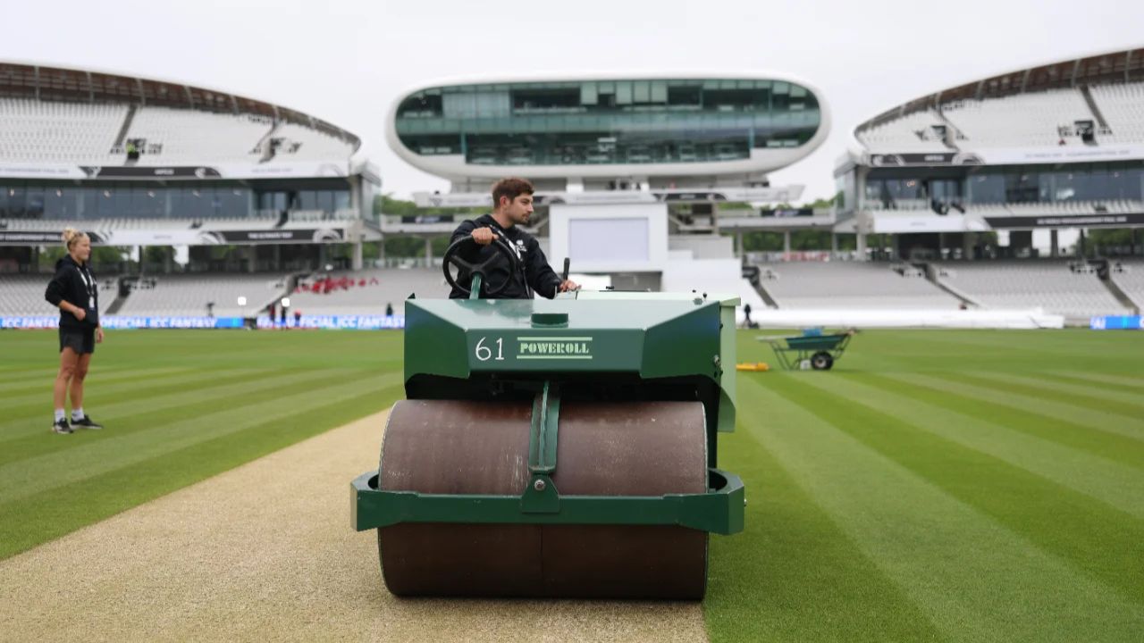 Brendon McCullum SOS to Lords Pitch Curator For IND vs ENG 3rd Test Brendon McCullum SOS to Lords Pitch Curator For IND vs ENG 3rd Test