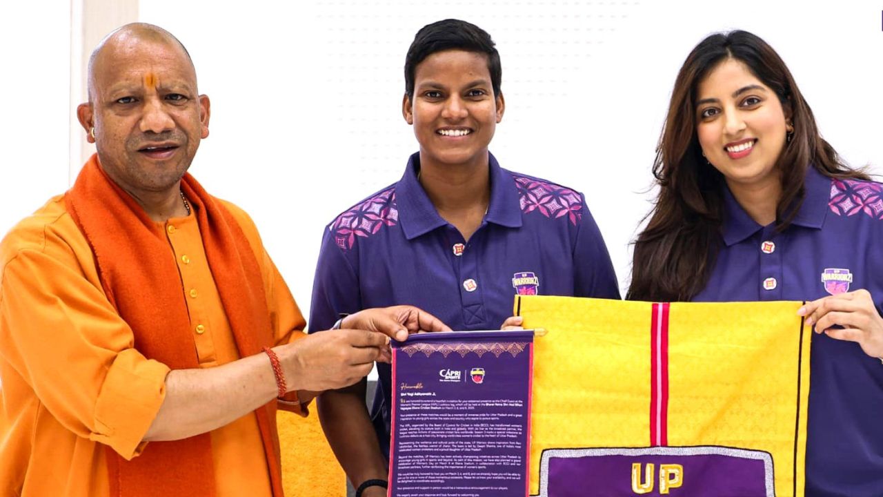 CM Yogi, Deepti Sharma and Jinisha Sharma