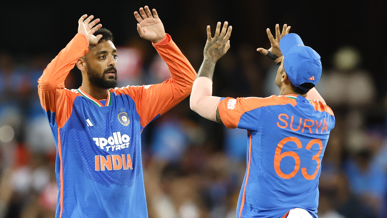 Varun Chakravarthy Gets The Big Show