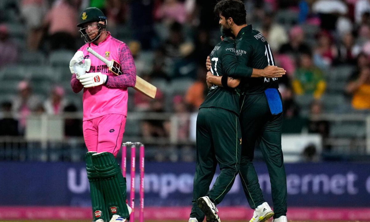 pakistan beat south africa 3rd odi clean sweep