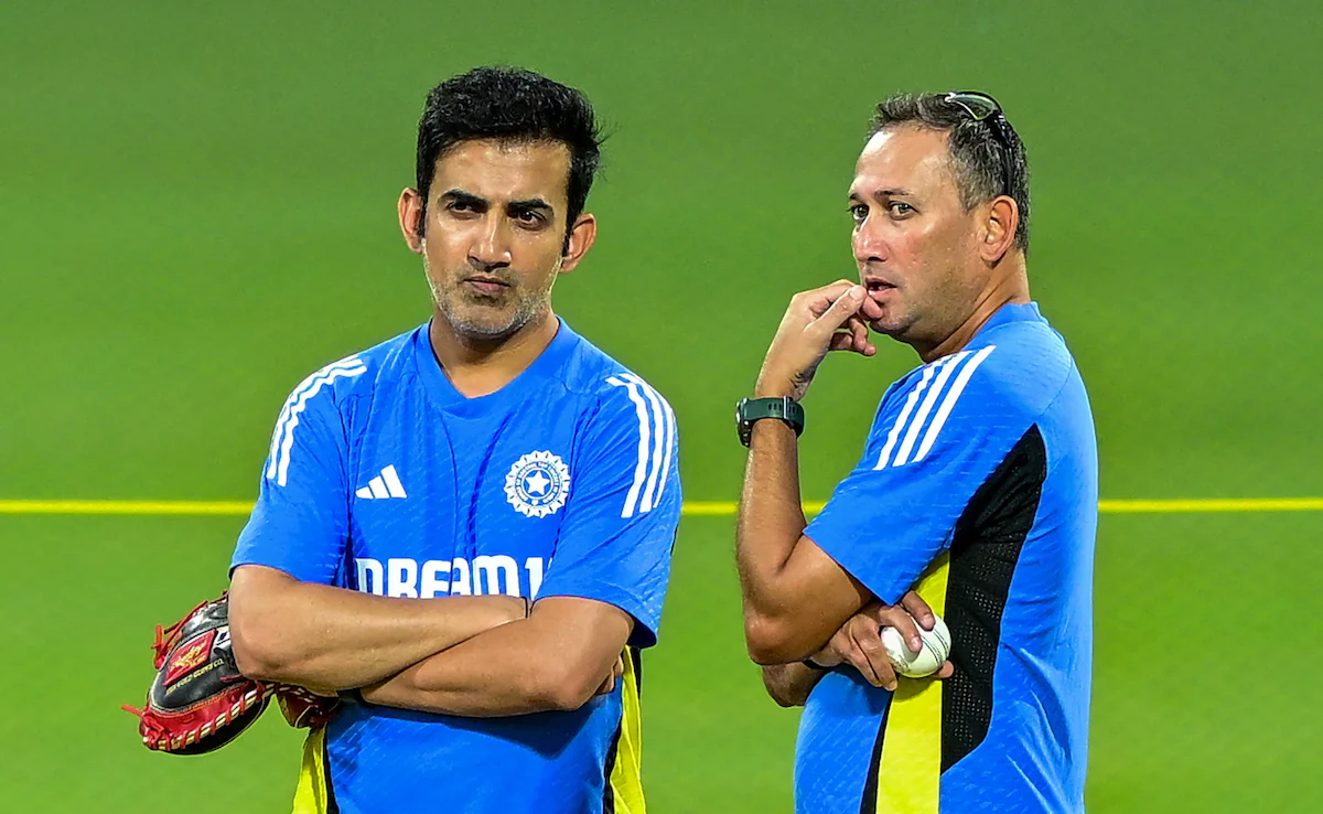 Ajit Agarkar Instagram & Photos