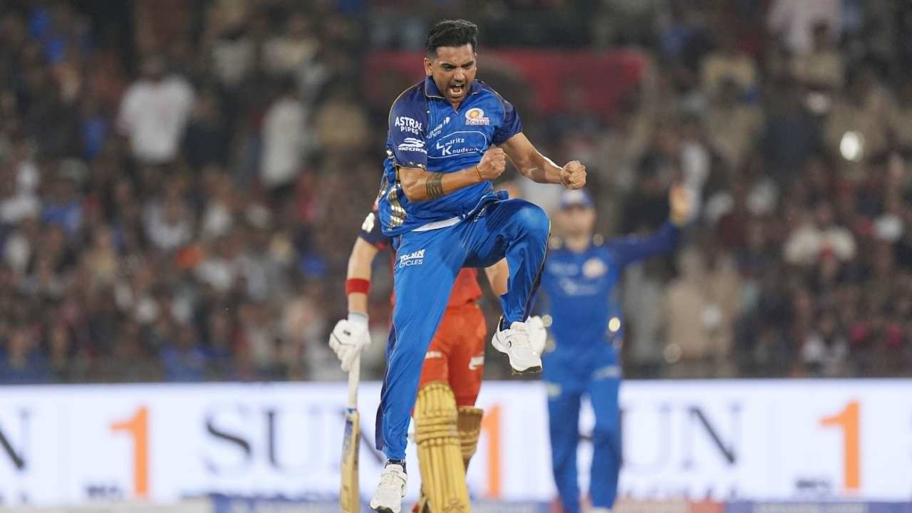 Brilliant start from Mumbai Indians with ball