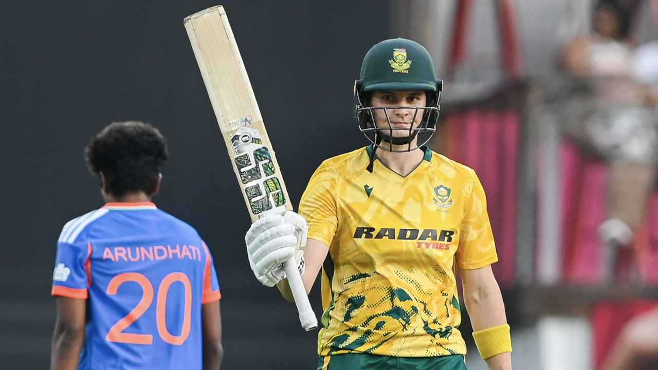 Clinical South Africa win second T20I against India