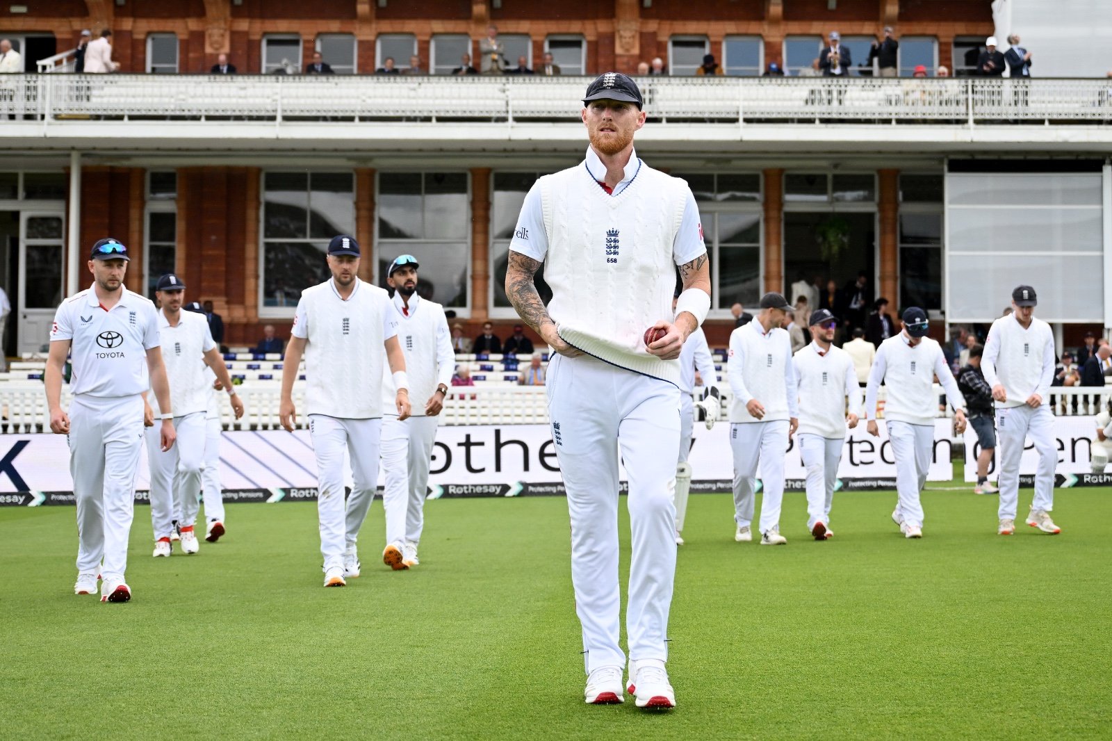 England defeated New Zealand by 115 runs