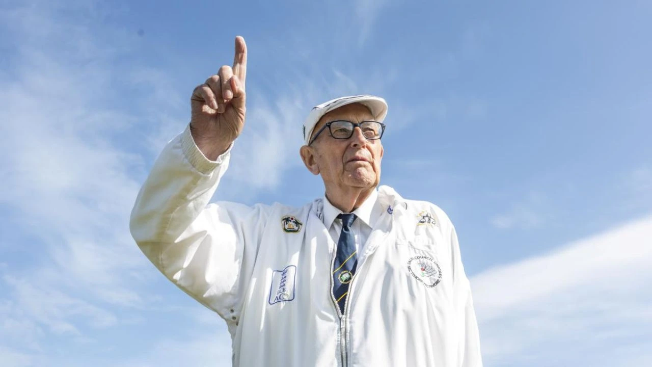 Britain's Oldest Cricket Umpire Keith Dibb is now 90