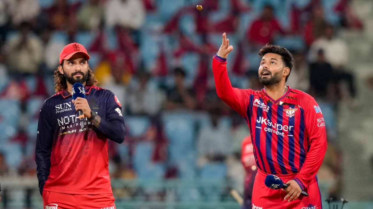RCB win toss opt to bowl first