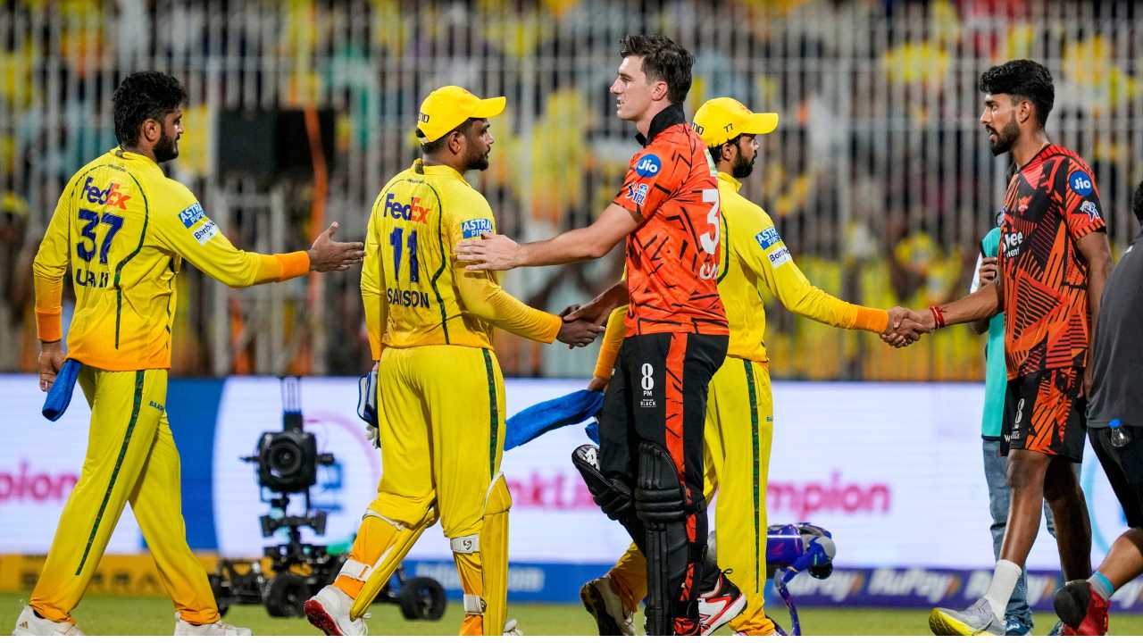 SRH clinch playoff spot