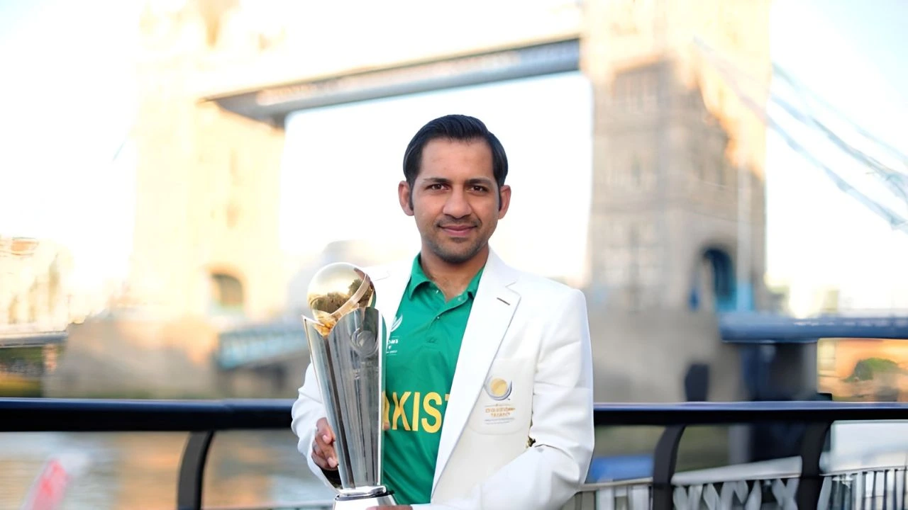 Pakistan's former skipper Sarfaraz Ahmed announces his retirement)