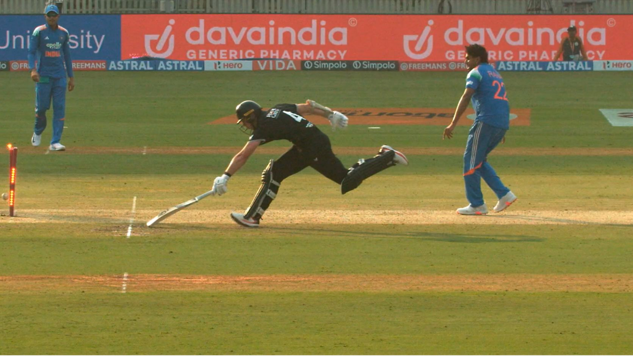 Shreyas Iyer Sends Back Michael Bracewell With Sensational Run Out