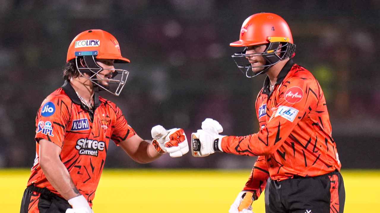 Sunrisers Hyderabad dominate Rajasthan Royals