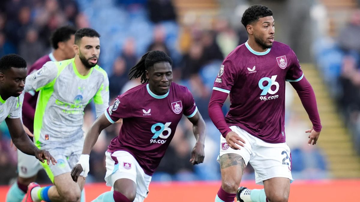 Manchester City edge Burnley 1-0 to go top of the Premier League