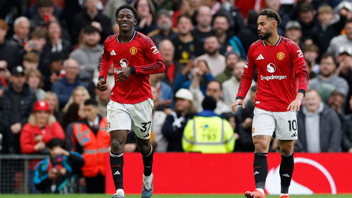 Manchester United secure a dramatic 3-2 win over Liverpool