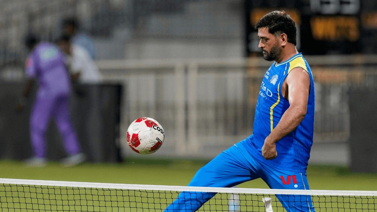 MS Dhoni ahead of CSK vs KKR IPL 2025 match