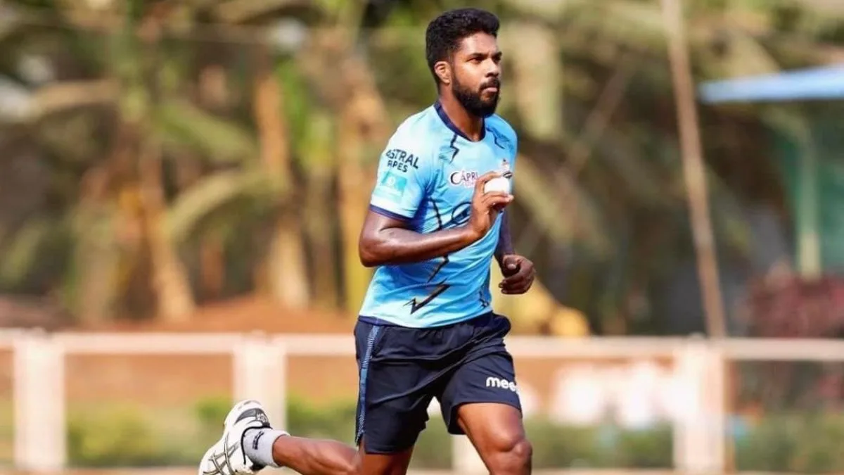 Varun Aaron Height