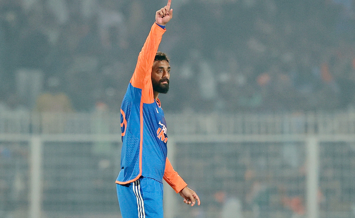 Varun Chakravarthy Height