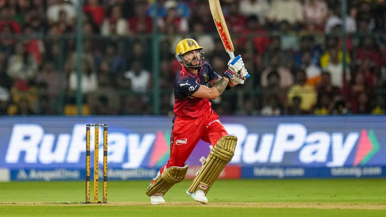 Virat Kohli climbs past Rohit Sharma in key IPL record