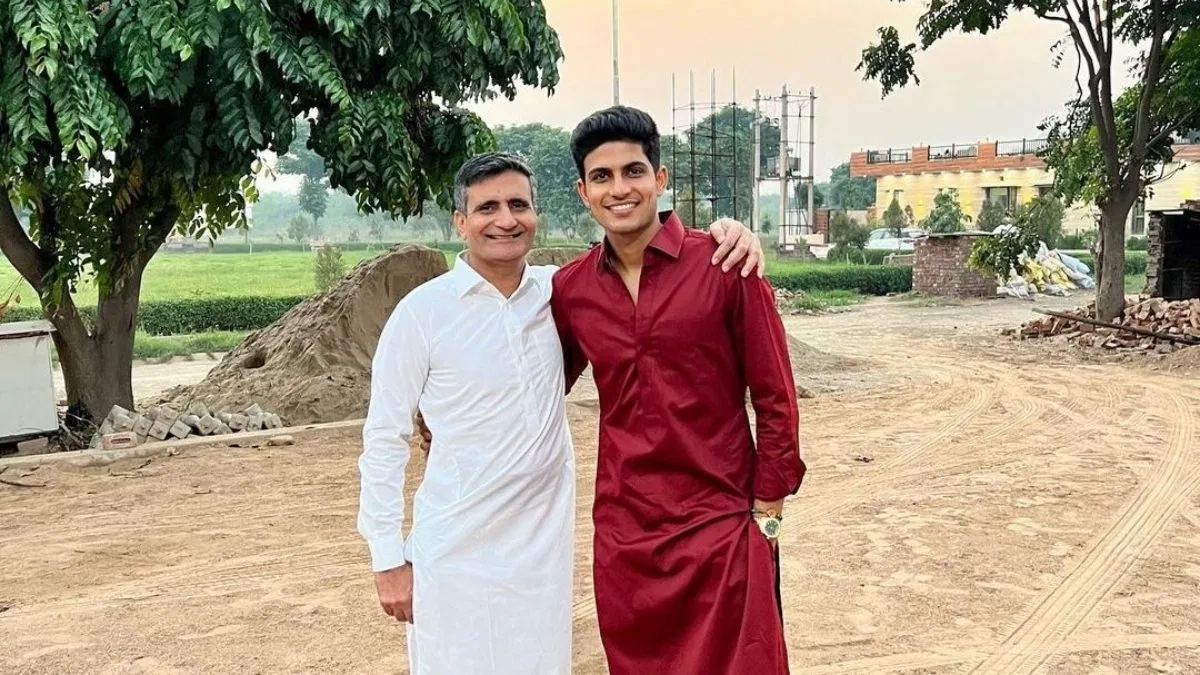 Shubman Gill Family Photo
